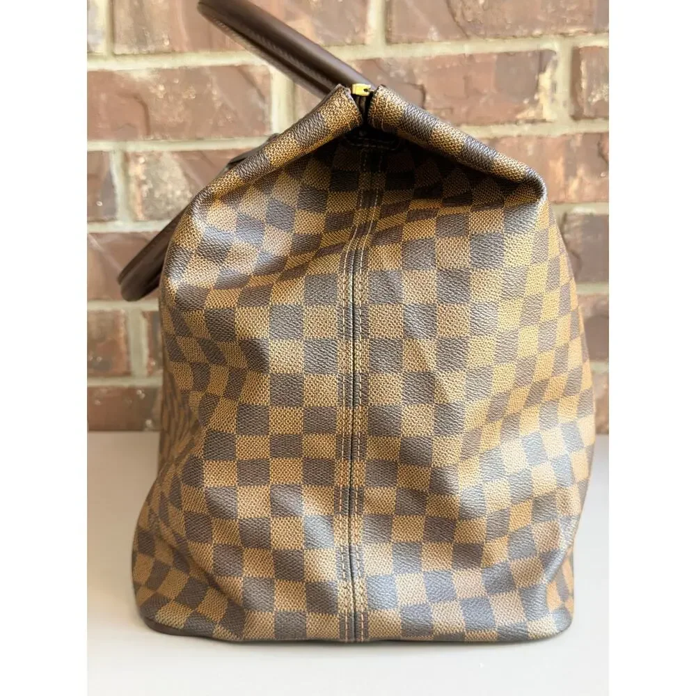 Louis Vuitton color brown